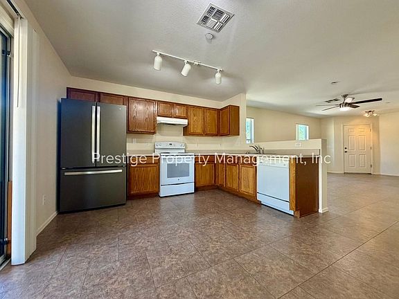 4th image of 3140 W Treece Way