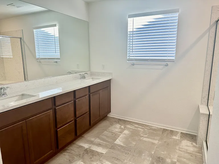 5595 Erindale Terrace Ave — Photo 10
