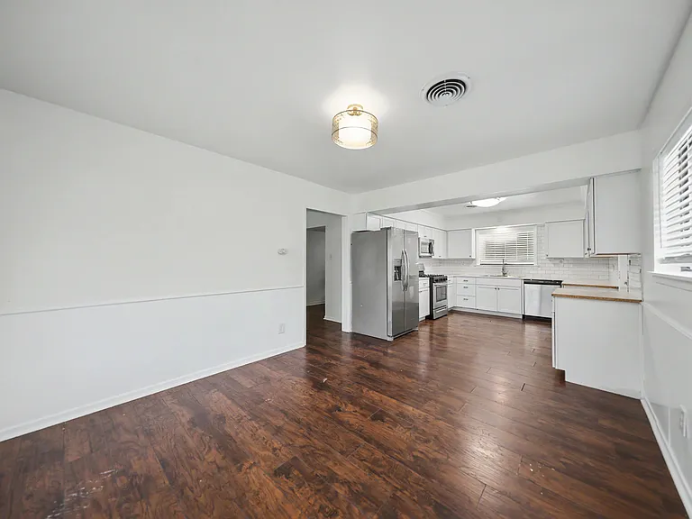 116 W Arlo Rd — Photo 7