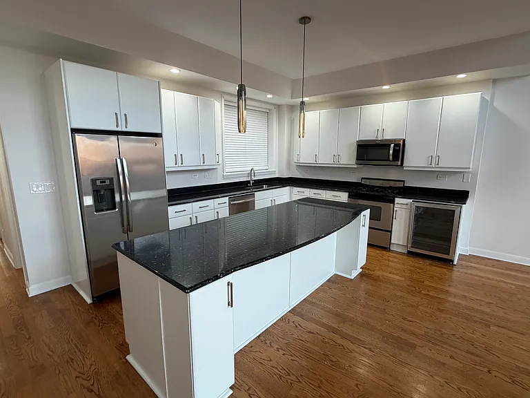 1347 N Sedgwick St #4N — Photo 3