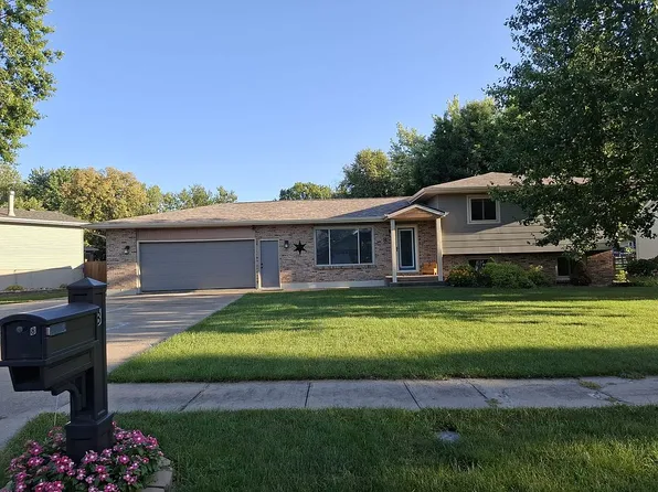8 Eleanor Dr, Ottumwa, IA 52501