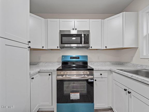 5th image of 211 S Jackson Street