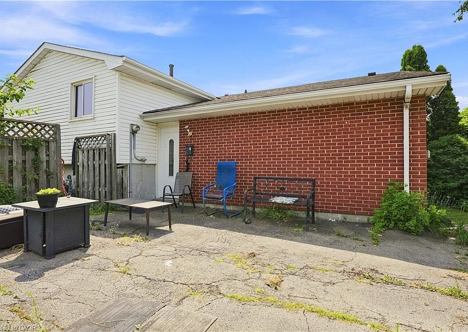 2nd image of 8 Brendan Ct