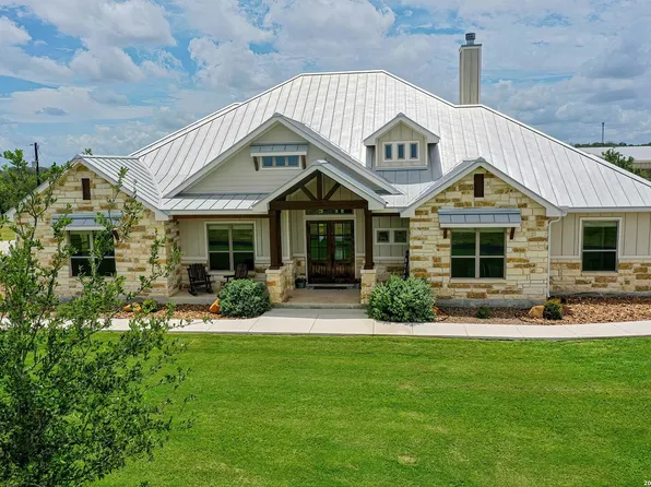 1188 County Road 328, Adkins, TX 78101