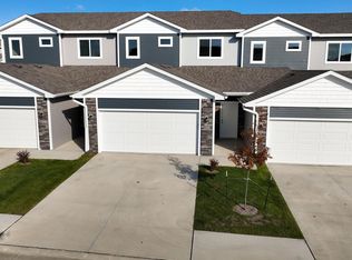 805 Campusside Pl, Norwalk, IA 50211