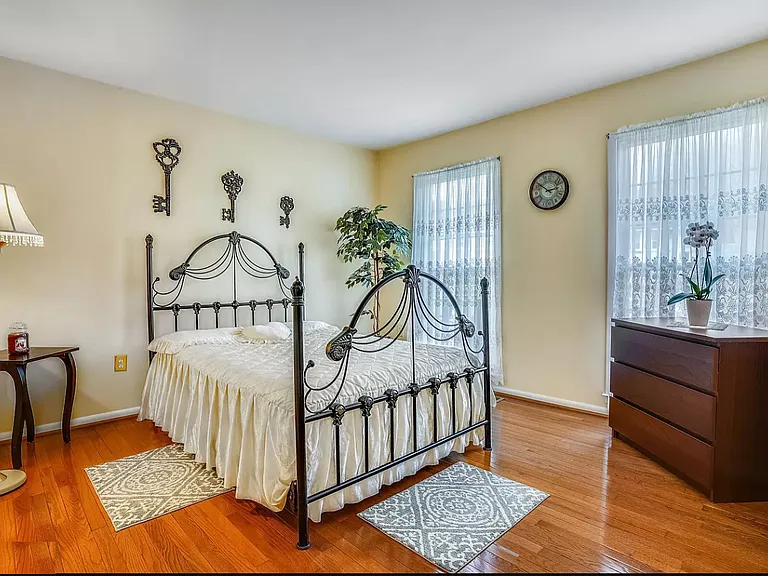 13714 Mayfair Ct — Photo 6