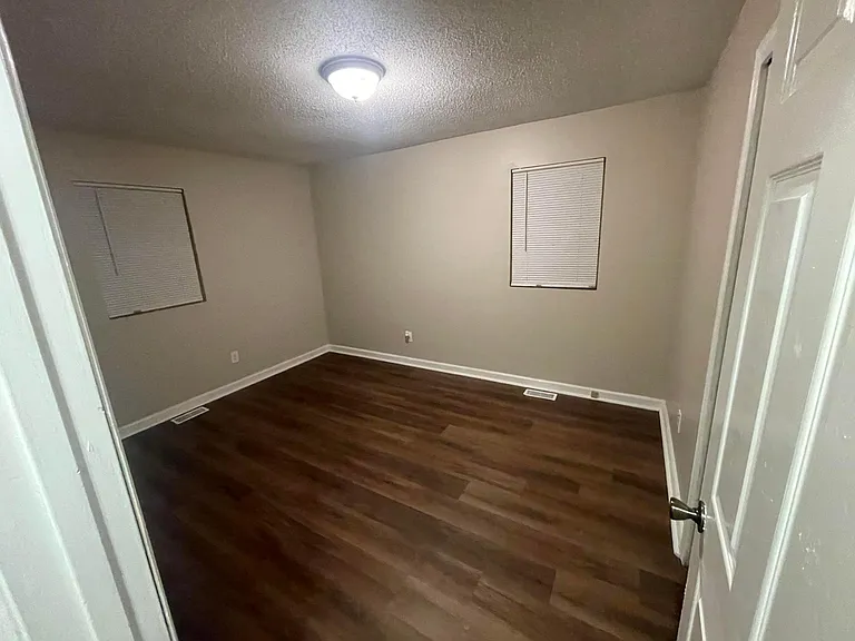571 Straightway Dr #A — Photo 18