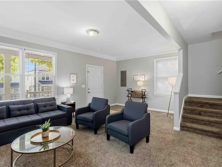 639 Ira St SW — Photo 4