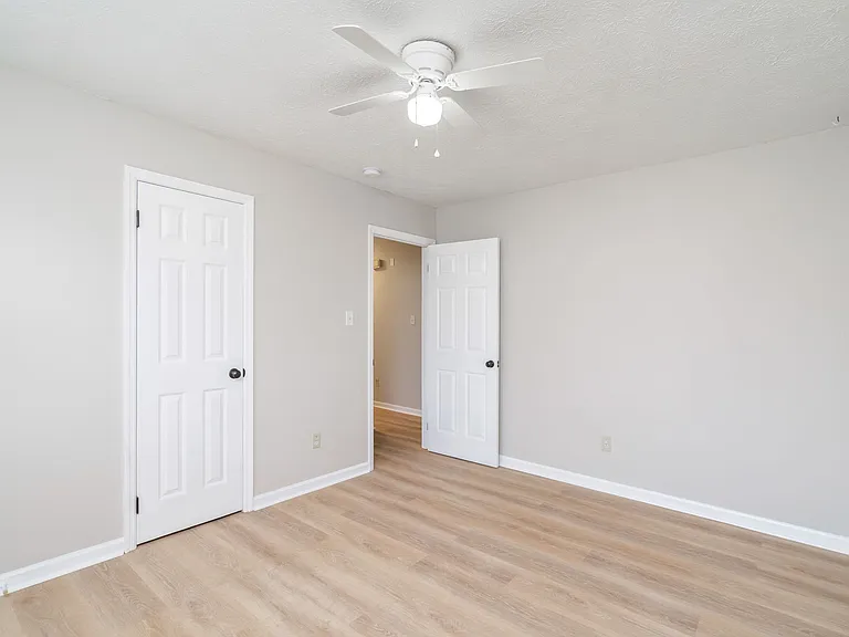 5712 Walden Woods Ct — Photo 18