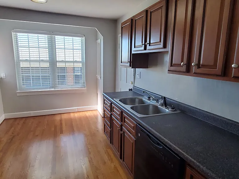 116 S Marshall St #1 — Photo 13