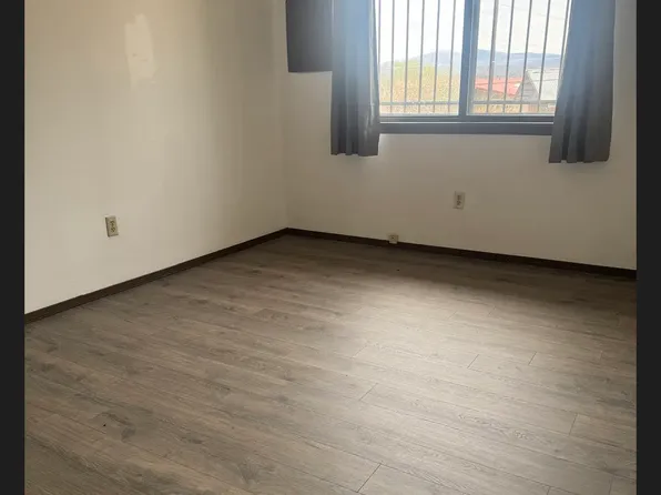 910 E Pueblo Dr, Espanola, NM 87532