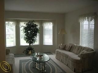 3rd image of 519 Jamestown Dr