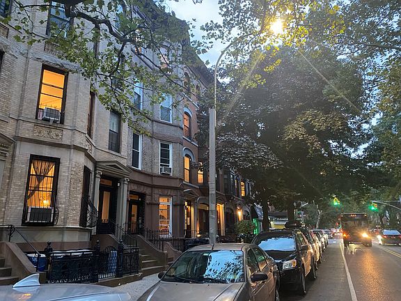4th image of 353 6th Ave