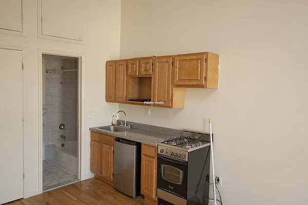 Rented by Fiddler Realty | media 12