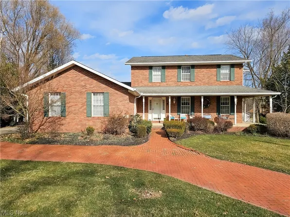 121 Crestdale St NE, Canton, OH 44714