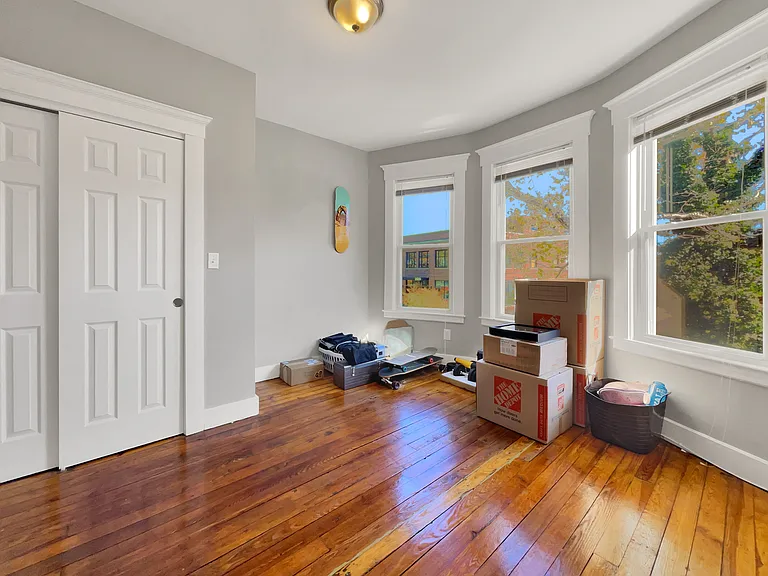258 Nicoll St #3R — Photo 11