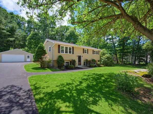 385 River Rd, Uxbridge, MA 01569