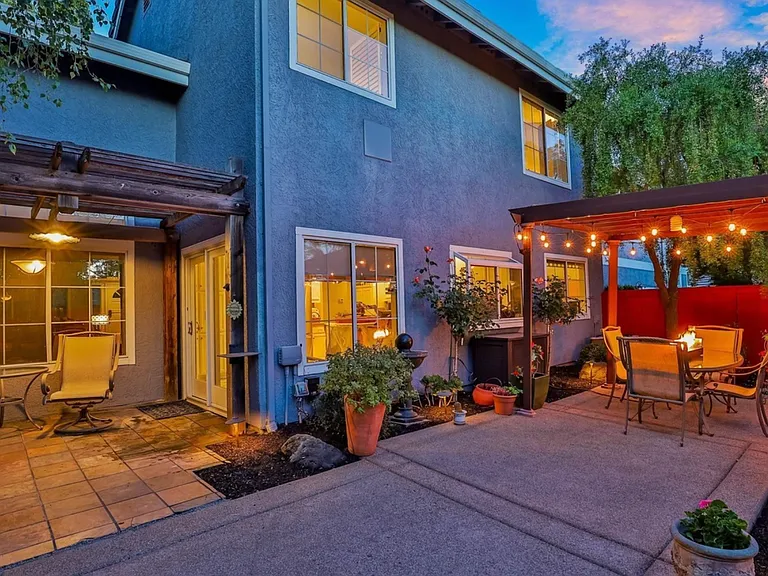 208 Promenade Ln — Photo 22