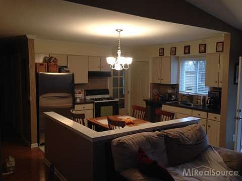2nd image of 14985 Fordham Dr