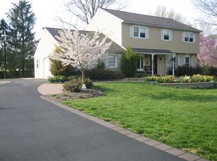 491 Beechnut Dr, Blue Bell, PA 19422