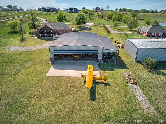 2nd image of 40800 N 3988th Rd
