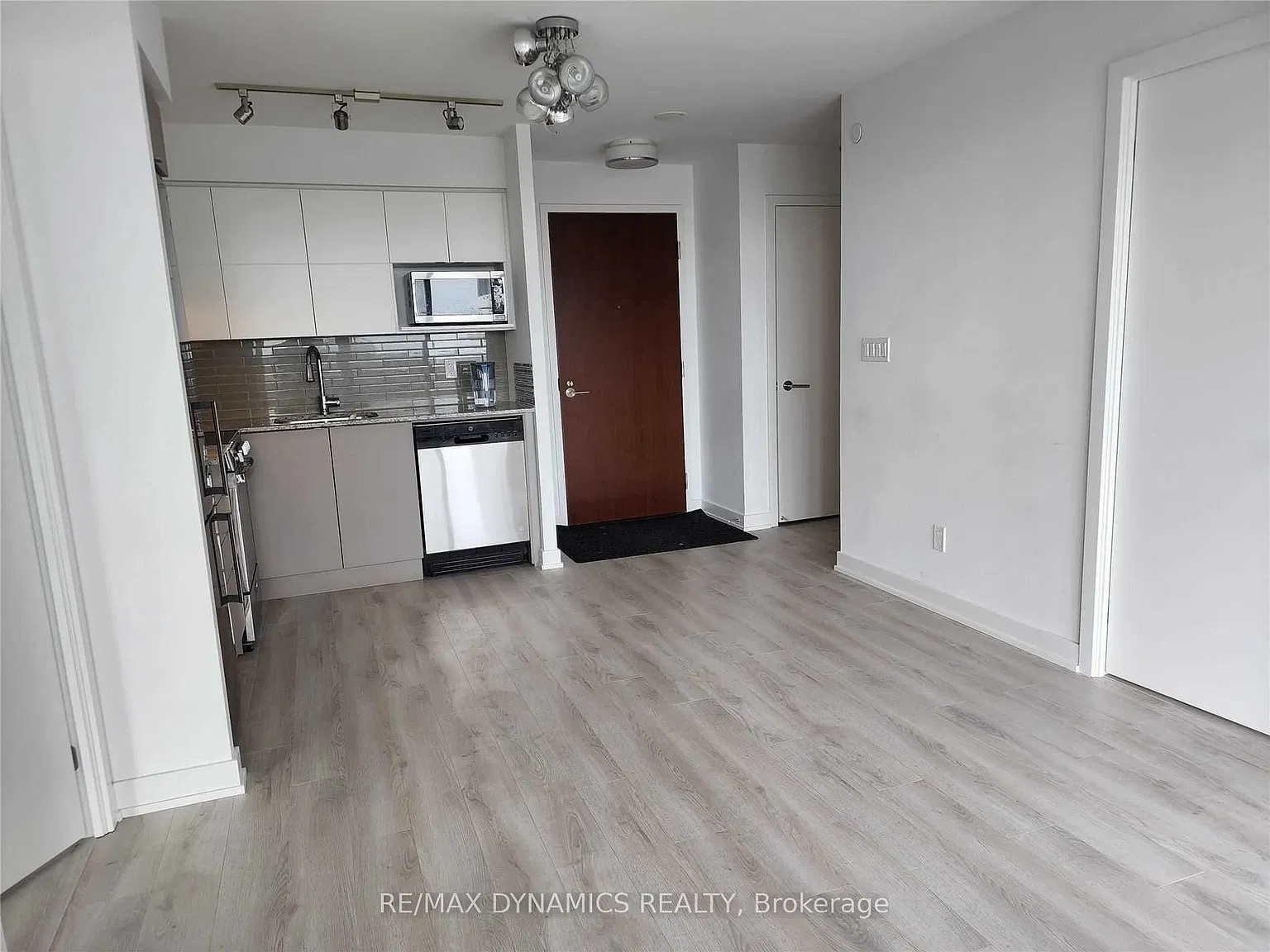2 bed, $2,700 — Photo 4