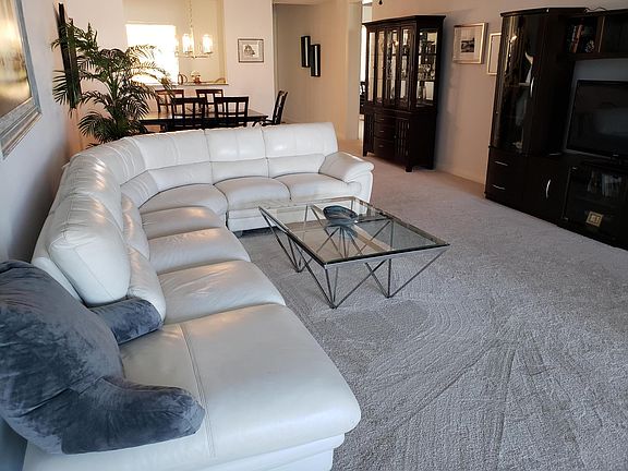 3rd image of 16 Harbour Isle Drive W #203