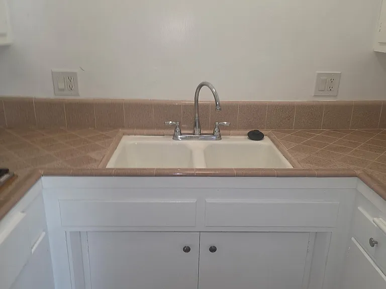 931 S Trident St #B — Photo 7