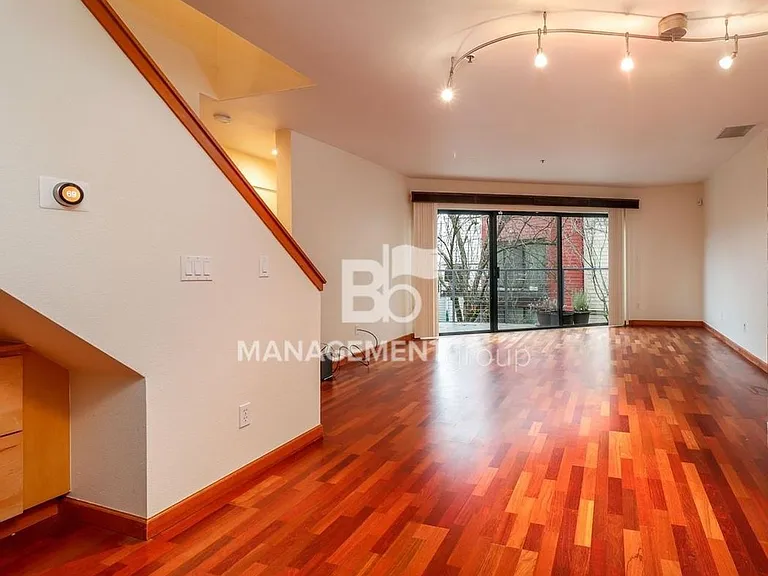 720 NW Naito Pkwy #D23 — Photo 6
