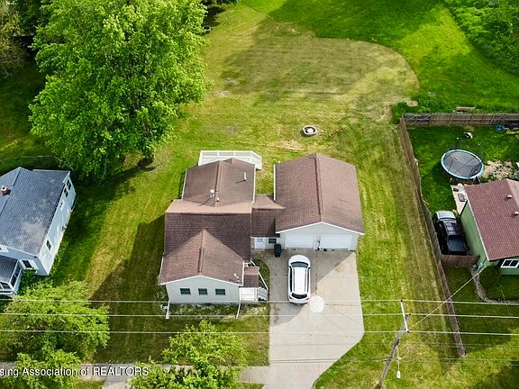 3rd image of 5728 Selfridge Blvd