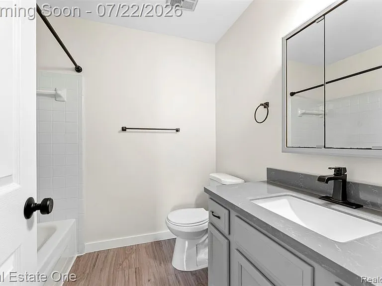 15588 Dupage Blvd — Photo 13