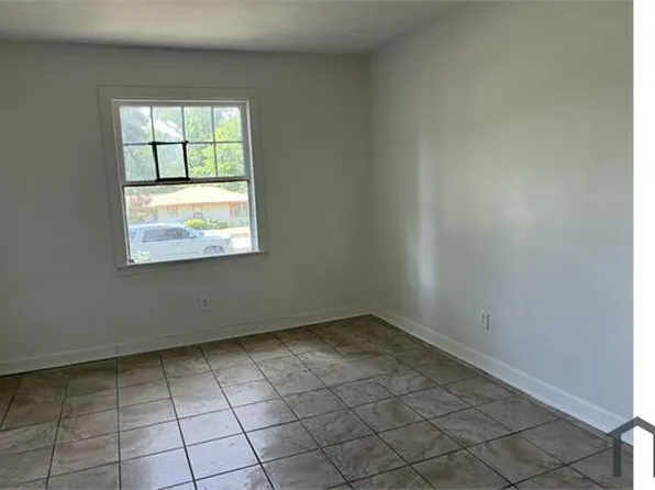 324 Northside Cir, Jackson, MS 39206