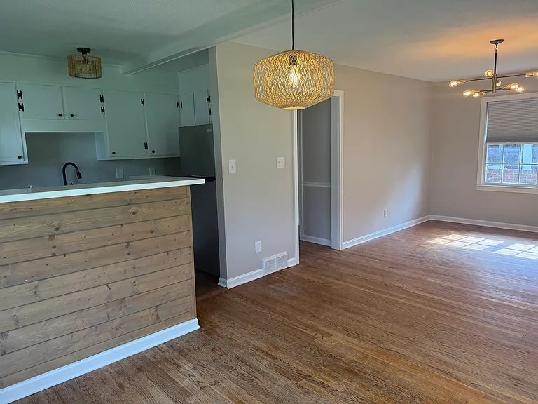 812 Kate St — Photo 3