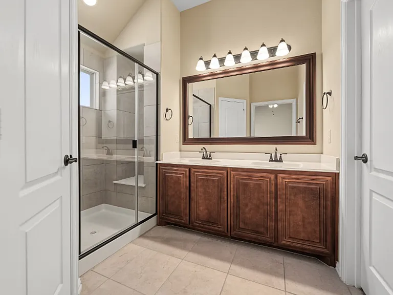 504 Ridgewater Trl — Photo 38