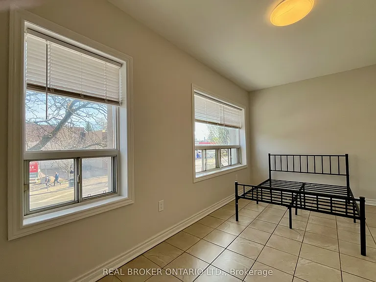 1228 Danforth Ave #1 — Photo 6