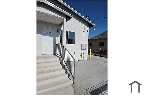 Building Photo - 1175 E 41st Pl