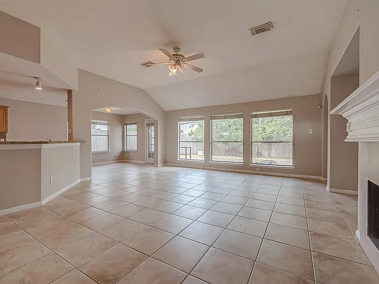 8714 Pleasantbrook Dr — Photo 13