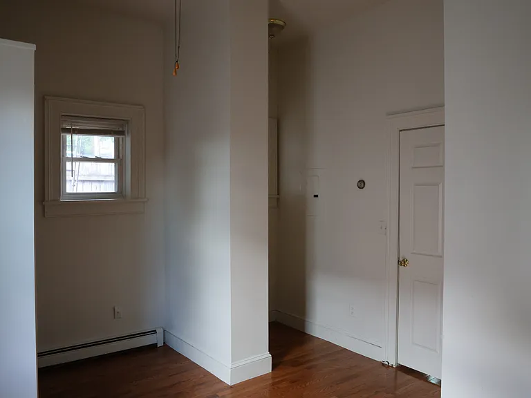 11 Wurts St #17 — Photo 6