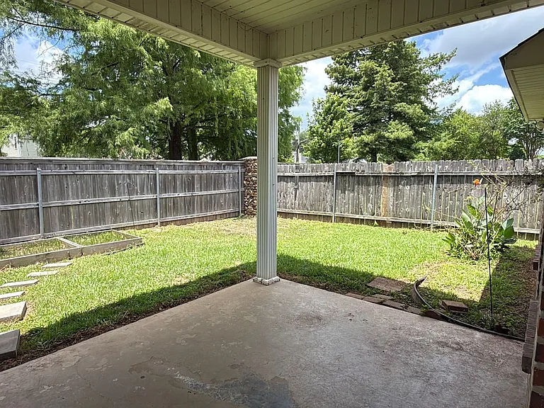 9812 Kings Pointe Dr — Photo 49