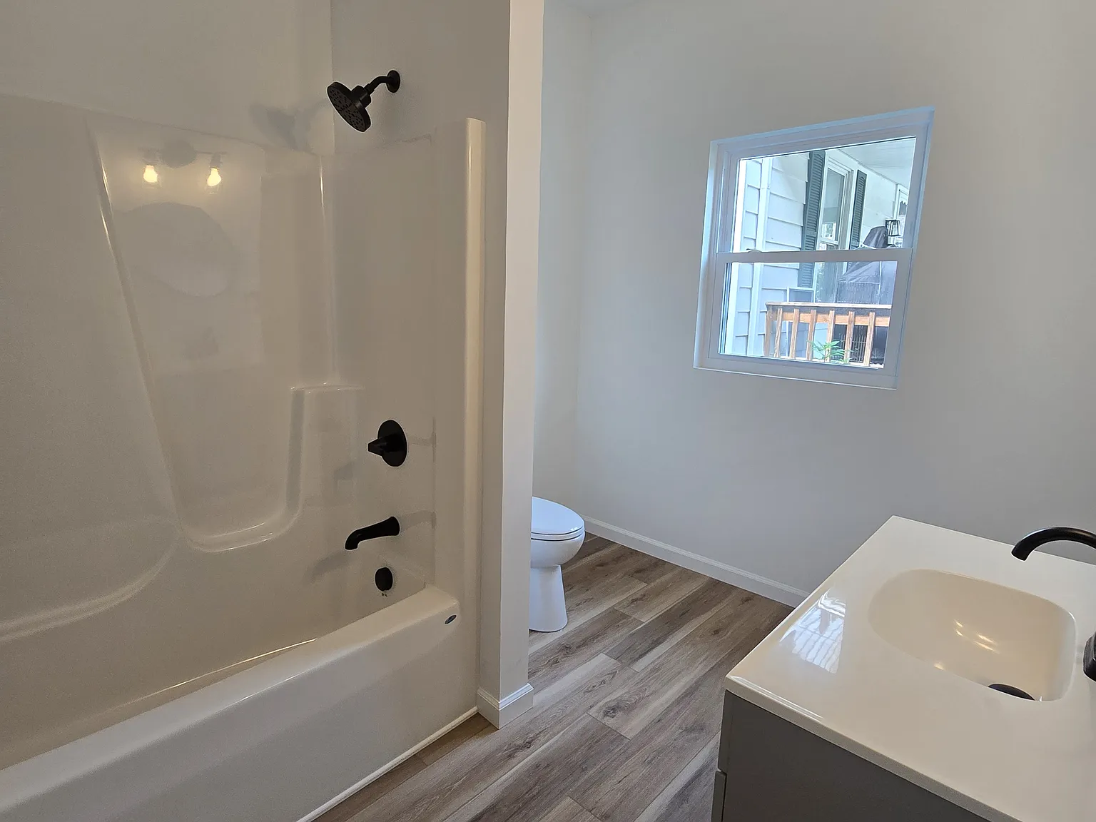 3 bed, $1,600 — Photo 2