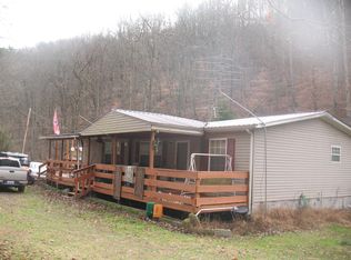 1279 Short Creek Rd, Hyden, KY 41749