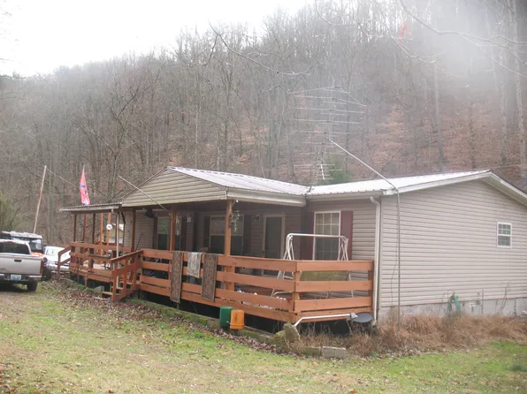 1279 Short Creek Rd, Hyden, KY 41749