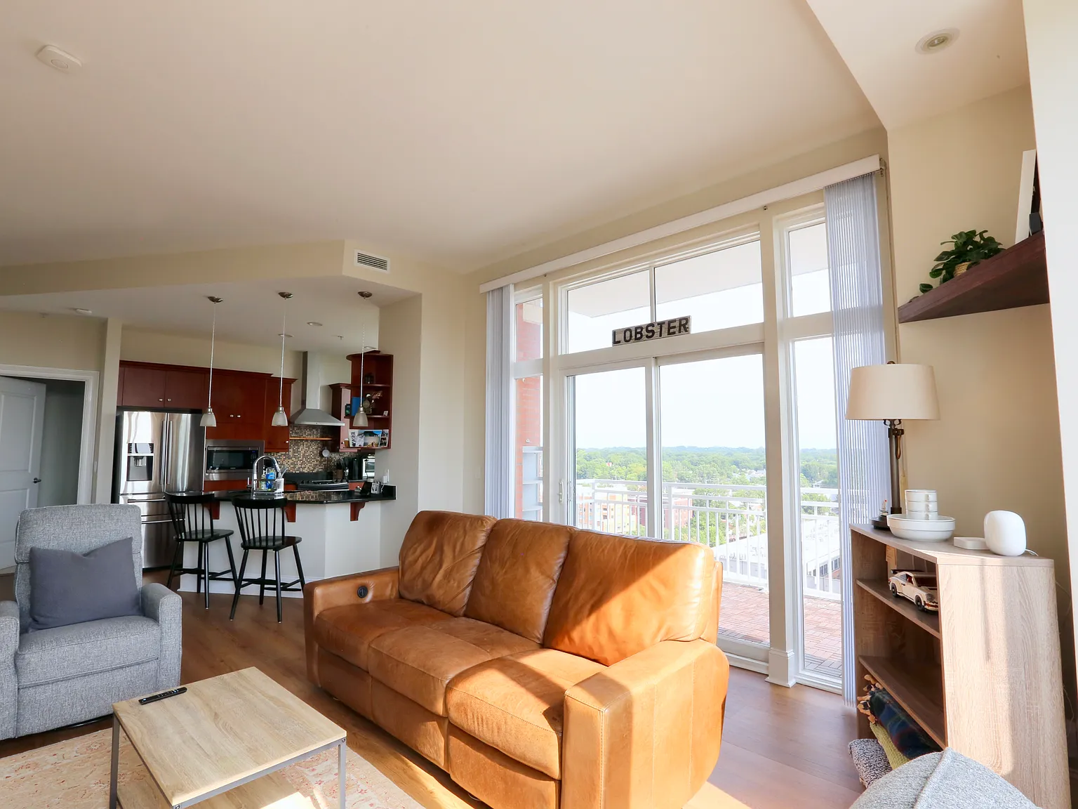 2 bed, 1272 sqft, $2,700 — Photo 3
