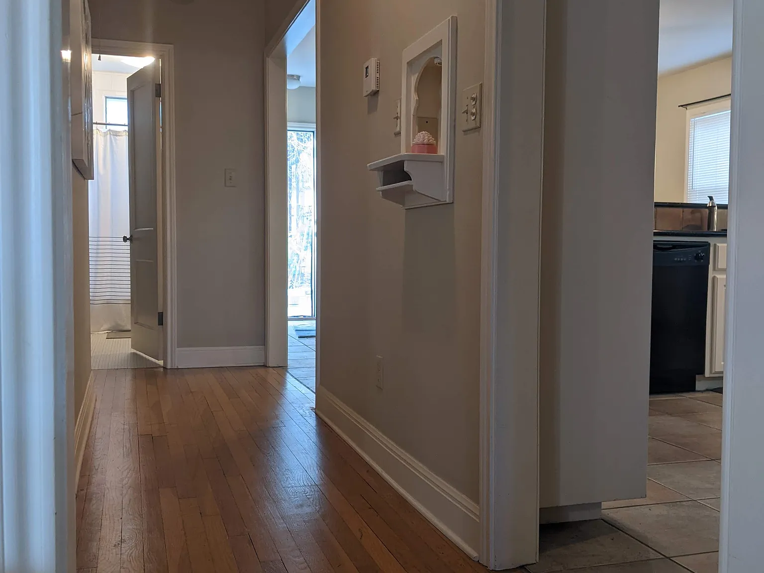 3 bed, 1339 sqft, $3,300 — Photo 4
