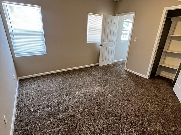 4th image of 1305 E Armour Blvd #11043292