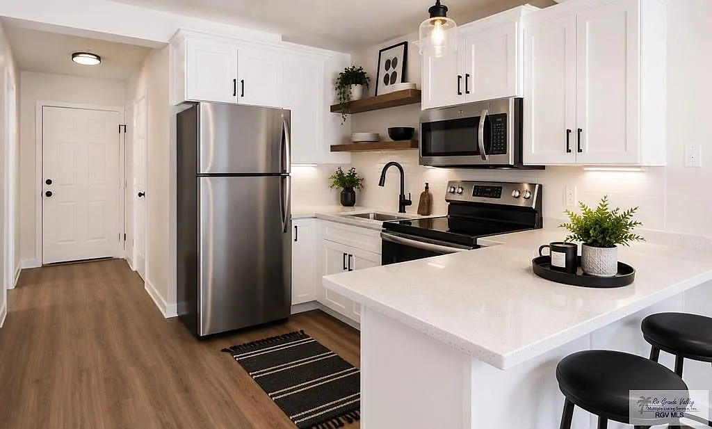 2 bed, 1.0 bath, 612 sqft, $650 — Photo 3