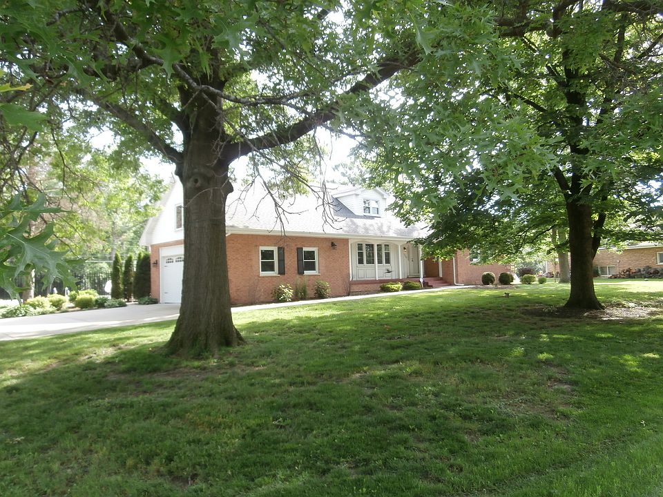1st image of 7998 Forestview Dr