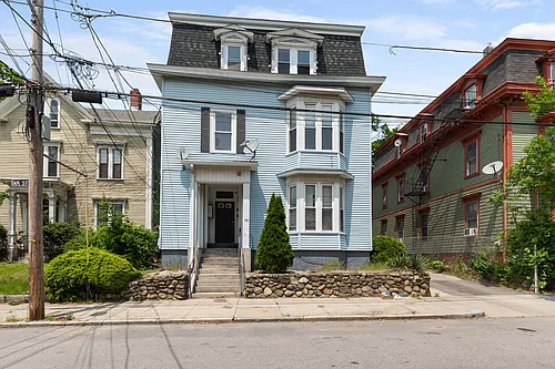 79 Oak St Photo 1