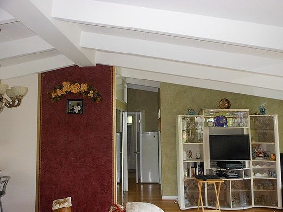 4th image of 1825 W Granville Ave APT 4B