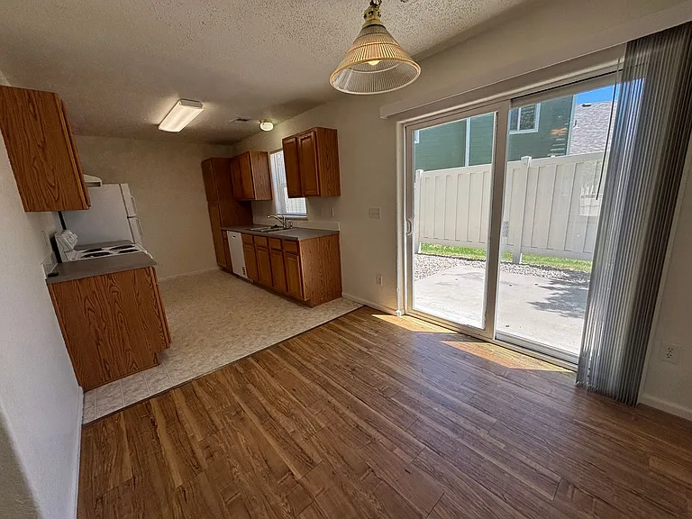 802 Waterglen Dr #K48 — Photo 6